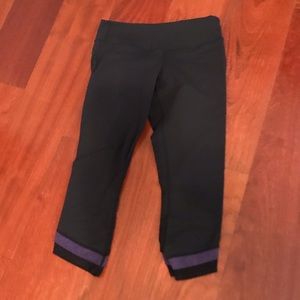 Lululemon crops, size 6